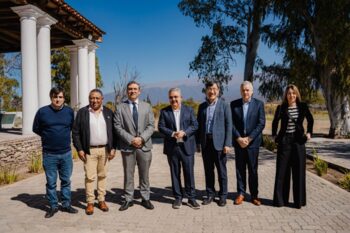 Empresas mineras financiarán obras viales claves en Catamarca