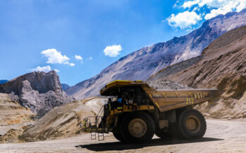 Chile lanza agenda de transición energética con foco en almacenamiento, generación distribuida y precios