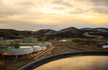Newmont obtiene ganancias por US$1.600 millones y acelera la expansión de Cerro Negro en Argentina
